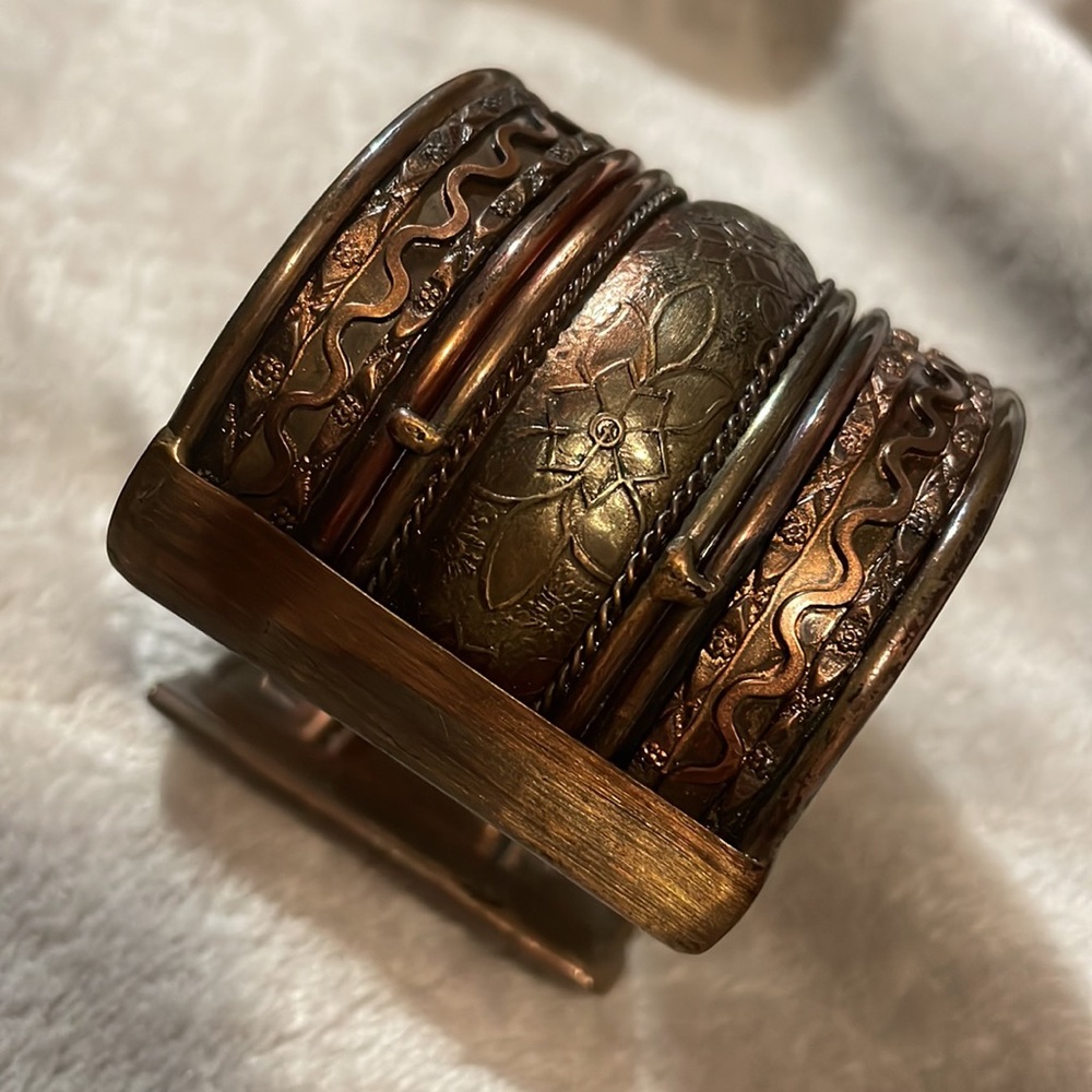 Large bangle bracelet - Picture 3 of 3